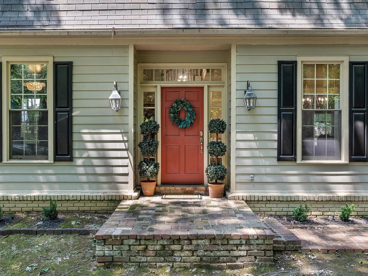 5828 Haymarket Rd in River Oaks, Memphis, TN: Spacious 4-Bedroom Home for Sale photo 5