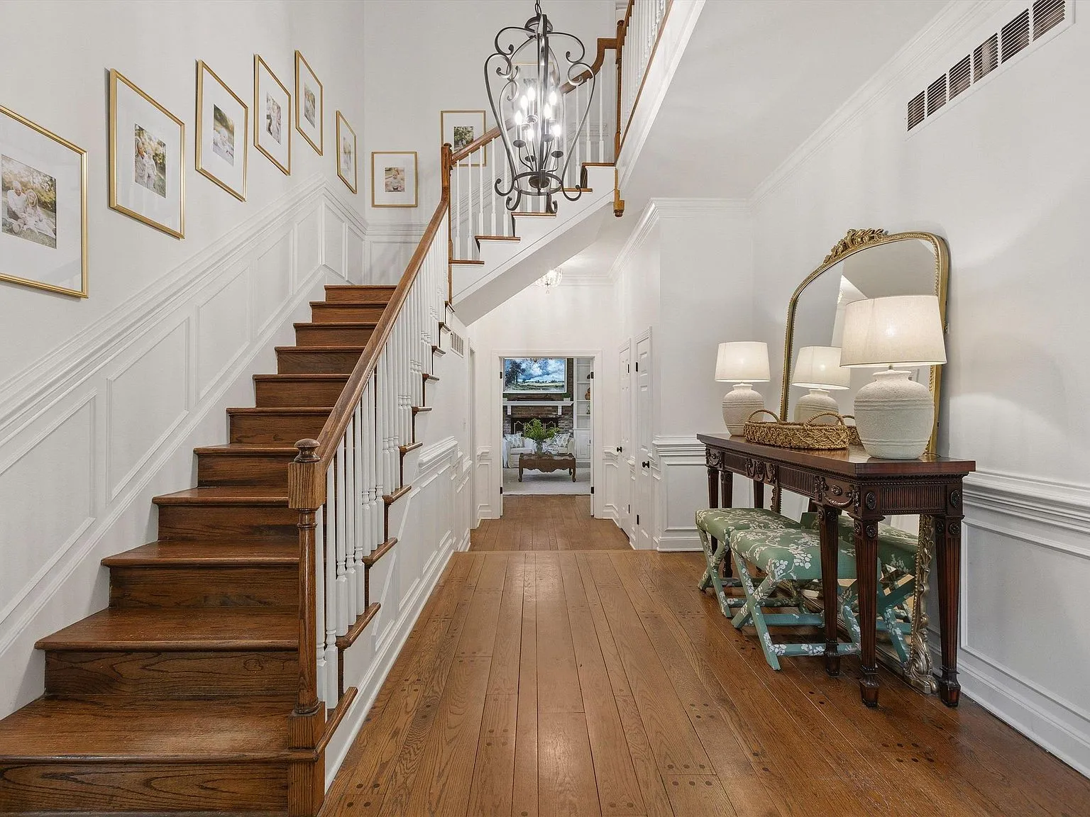 5828 Haymarket Rd in River Oaks, Memphis, TN: Spacious 4-Bedroom Home for Sale photo 7