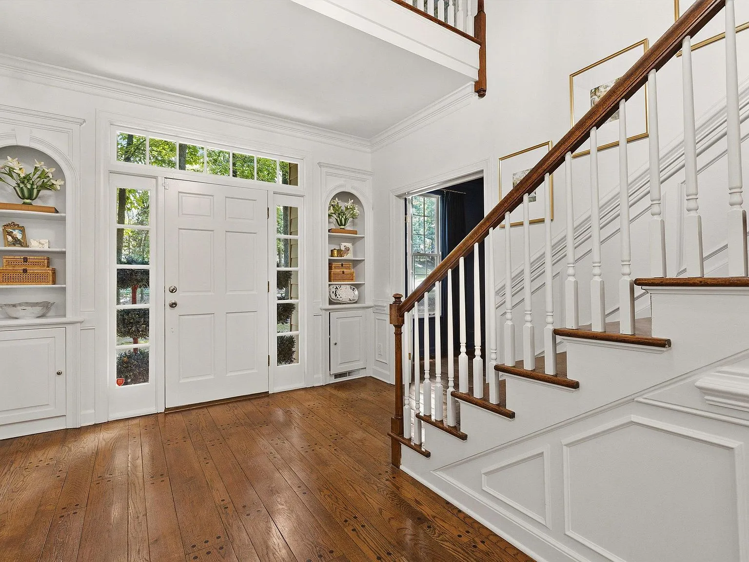 5828 Haymarket Rd in River Oaks, Memphis, TN: Spacious 4-Bedroom Home for Sale photo 8