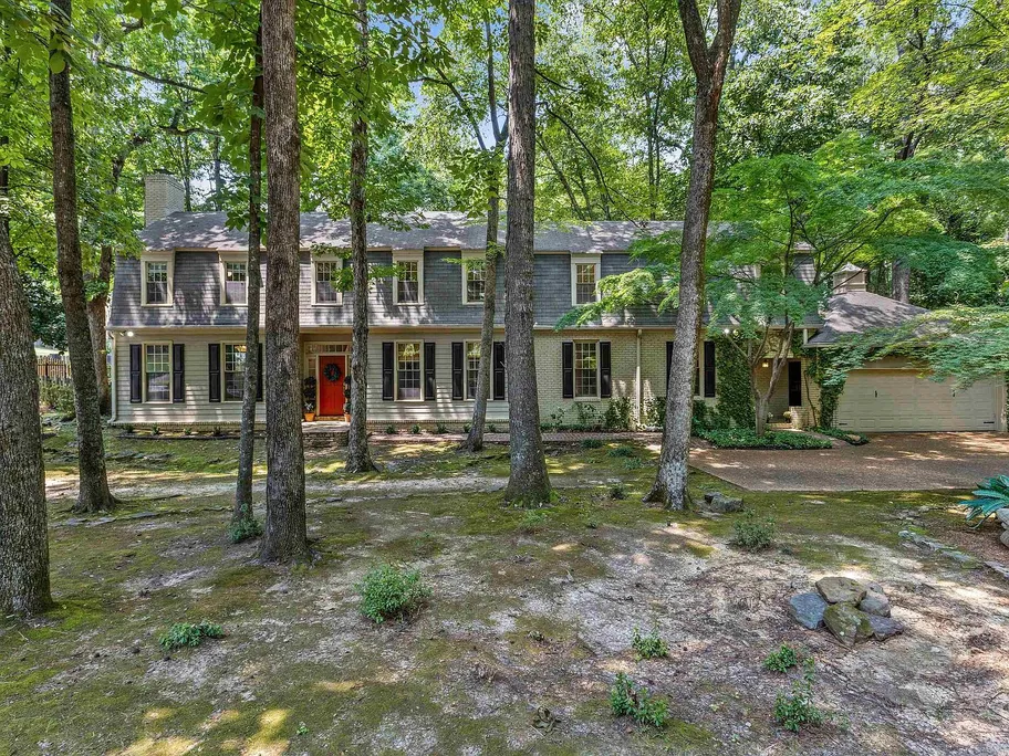 5828 Haymarket Rd in River Oaks, Memphis, TN: Spacious 4-Bedroom Home for Sale photo 4
